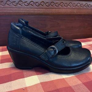 BOC strappy wedges. Size 8. Black.